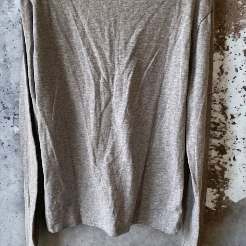 H&M Divided V-Neck Ruched Top (Junior) - Picture 4 of 6